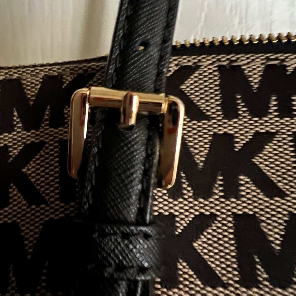 Michael Kors Signature Monogram Black and Tan Tote - Picture 8 of 13